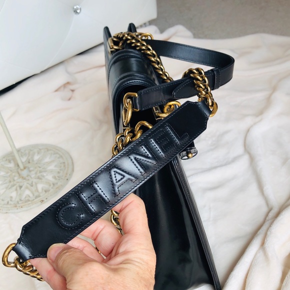 Chanel Glazed Calfskin Boy Tote - Picture 16 of 16